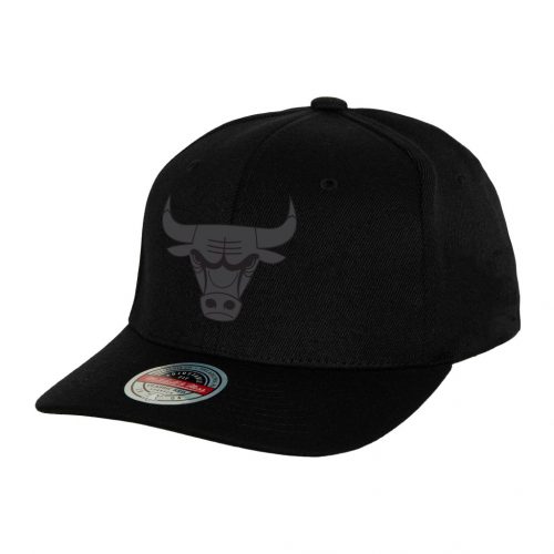 Mitchell & Ness NBA Black Logo Classic Red Snapback Cap - Chicago Bulls Black